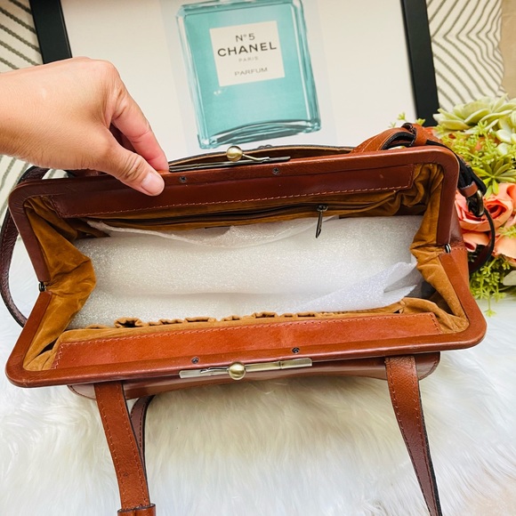 Patricia Nash Large Italian  Leather Kisslock Bag - Picture 2 of 11